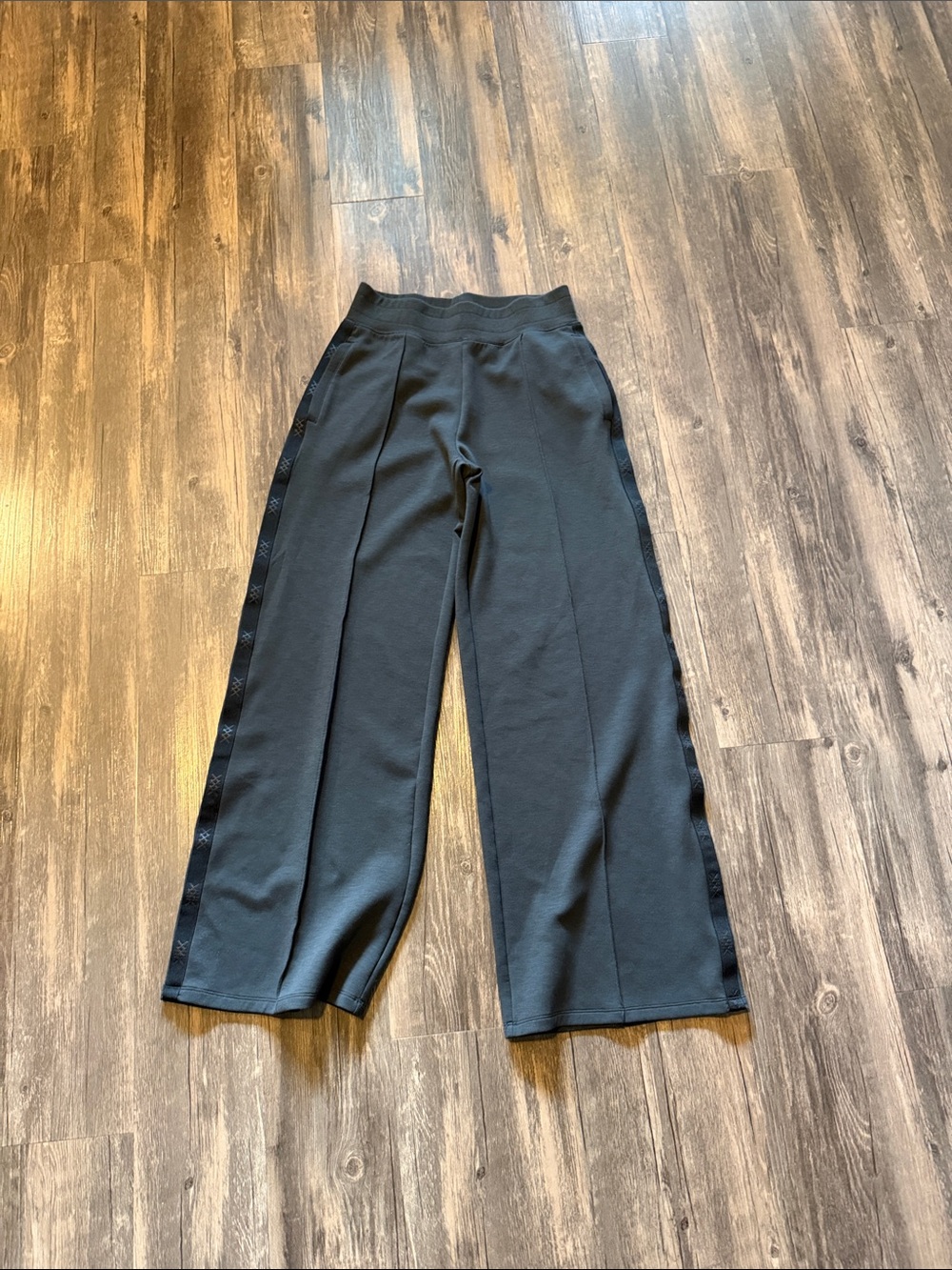 Rhone DreamGlo Trousers - Size small.  Worn once. Excellent condition.